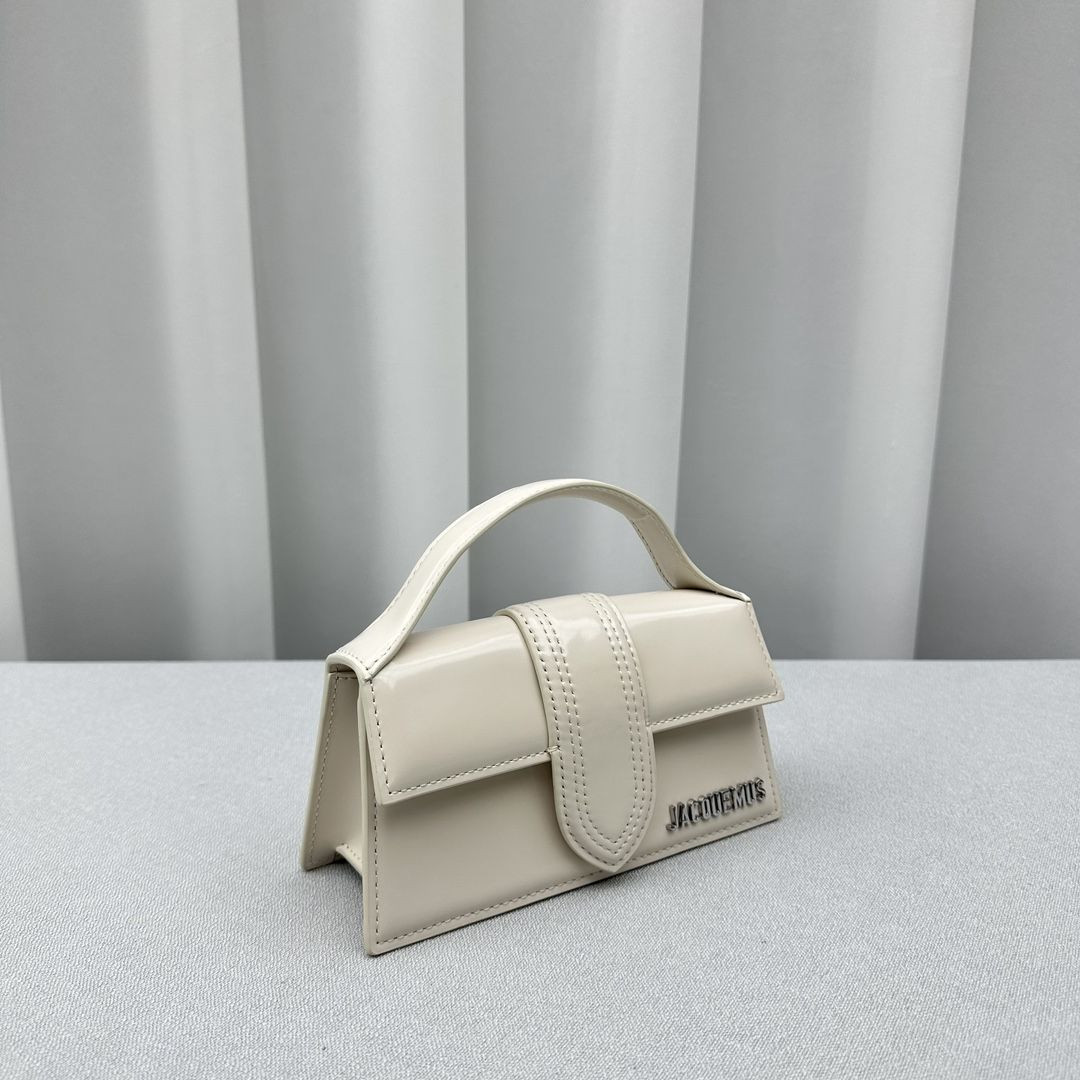S125913 Jacquemus Bamnino white 18cm