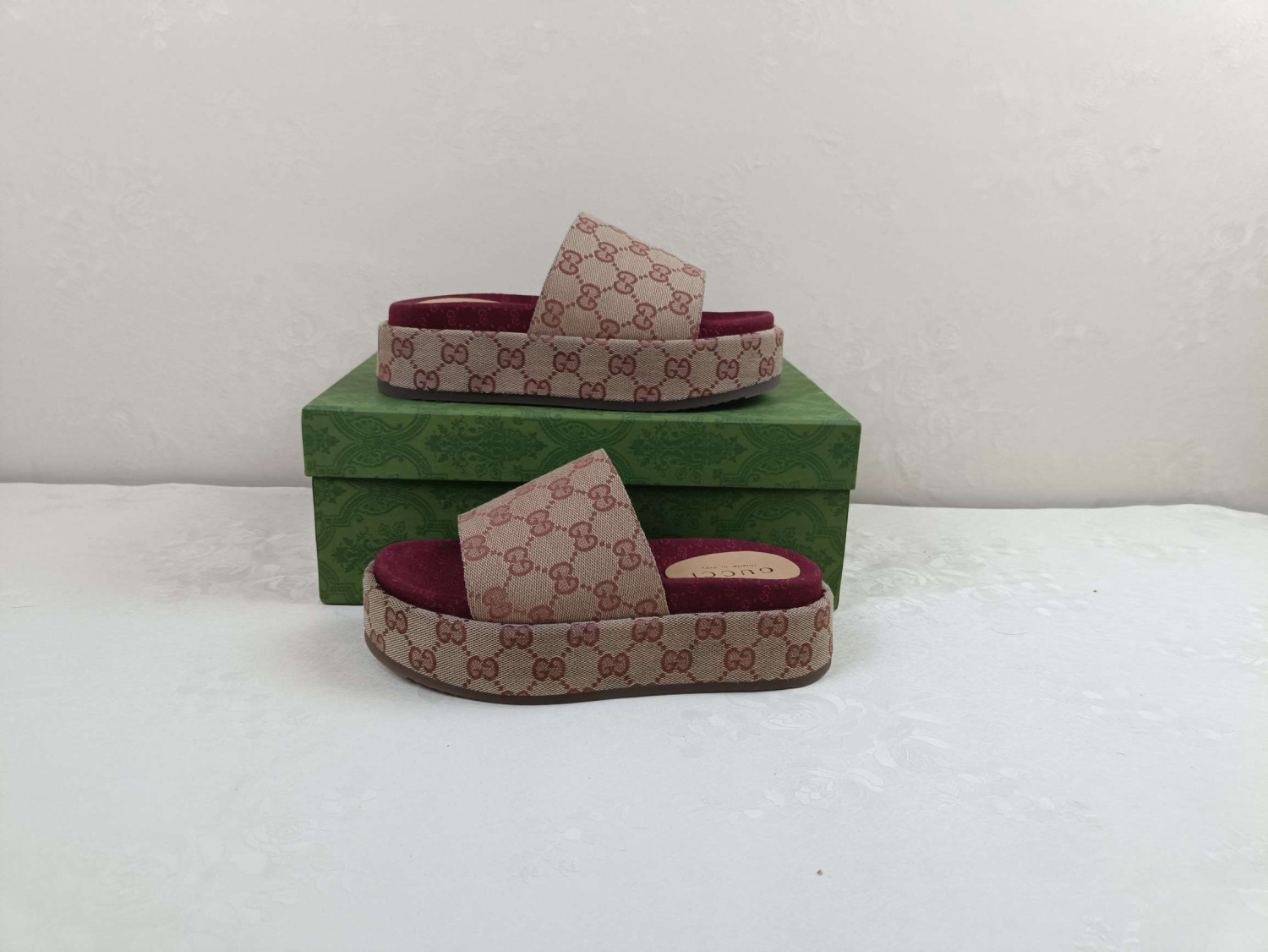 S38755 GUCCI WOMENS PLATFORM SLIPPERS CLASSIS