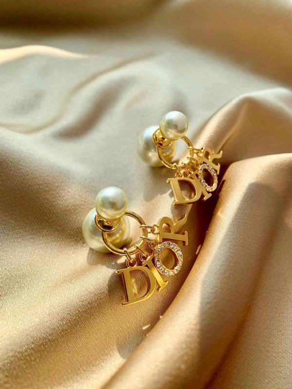 S30793 DIOR PEARL LOGO EARINGS