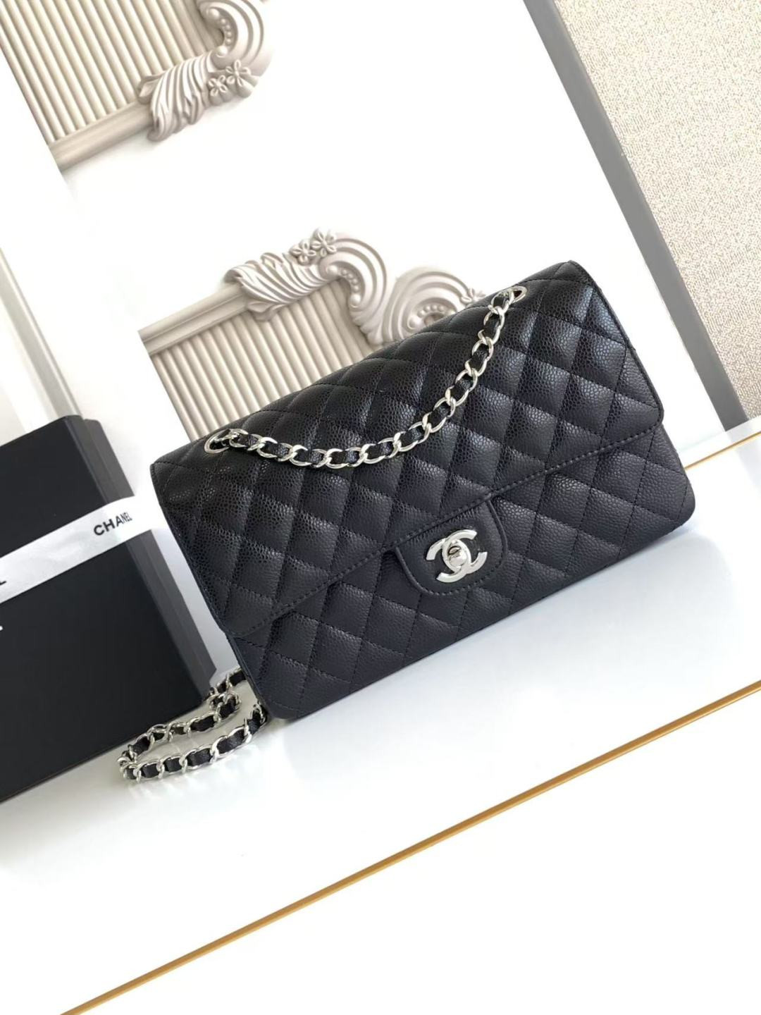 A01112 CHANEL CLASSIC 11 (BLACK/SILVER)