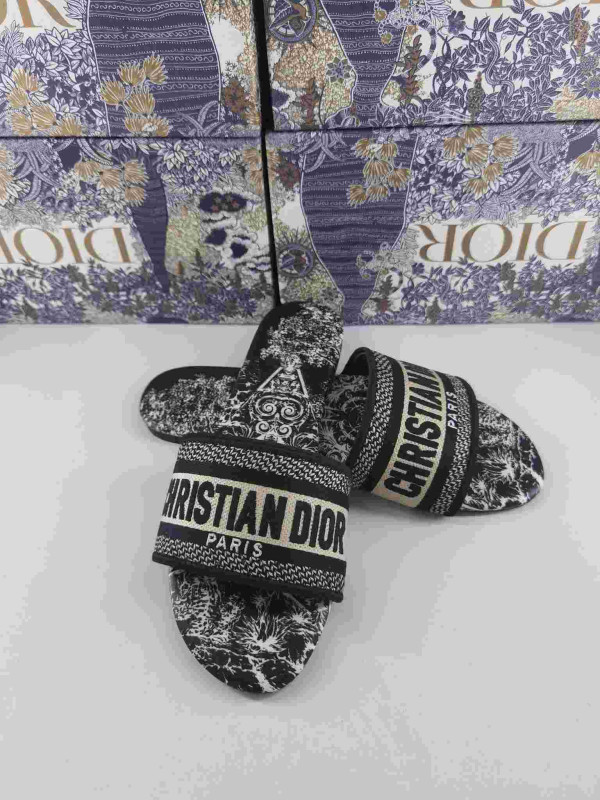 S56379 BLACK DIOR SLIDES