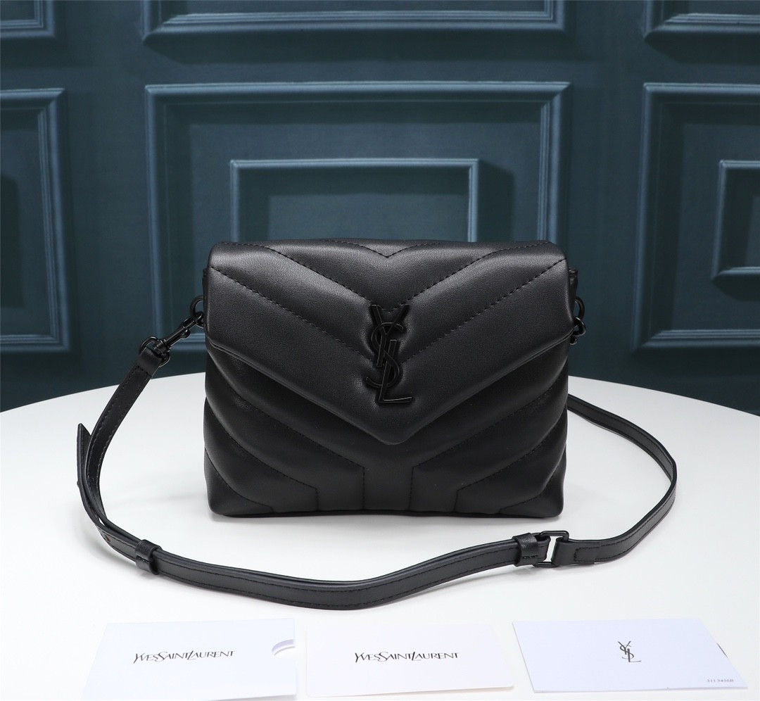 26599 YSL ALL BLACK 20cm