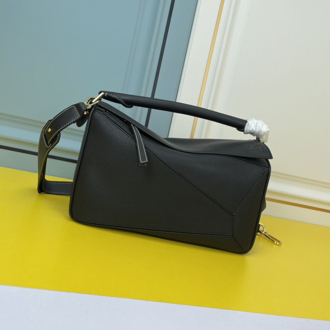 S35745 BLACK LOEWE 30cm