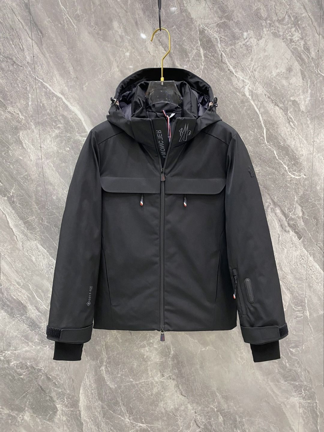 985174 MONCLER MENS CLOTHES