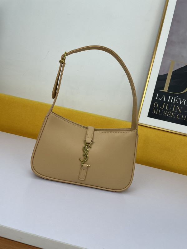 S39453 TAN YSL Le5A7 4A
