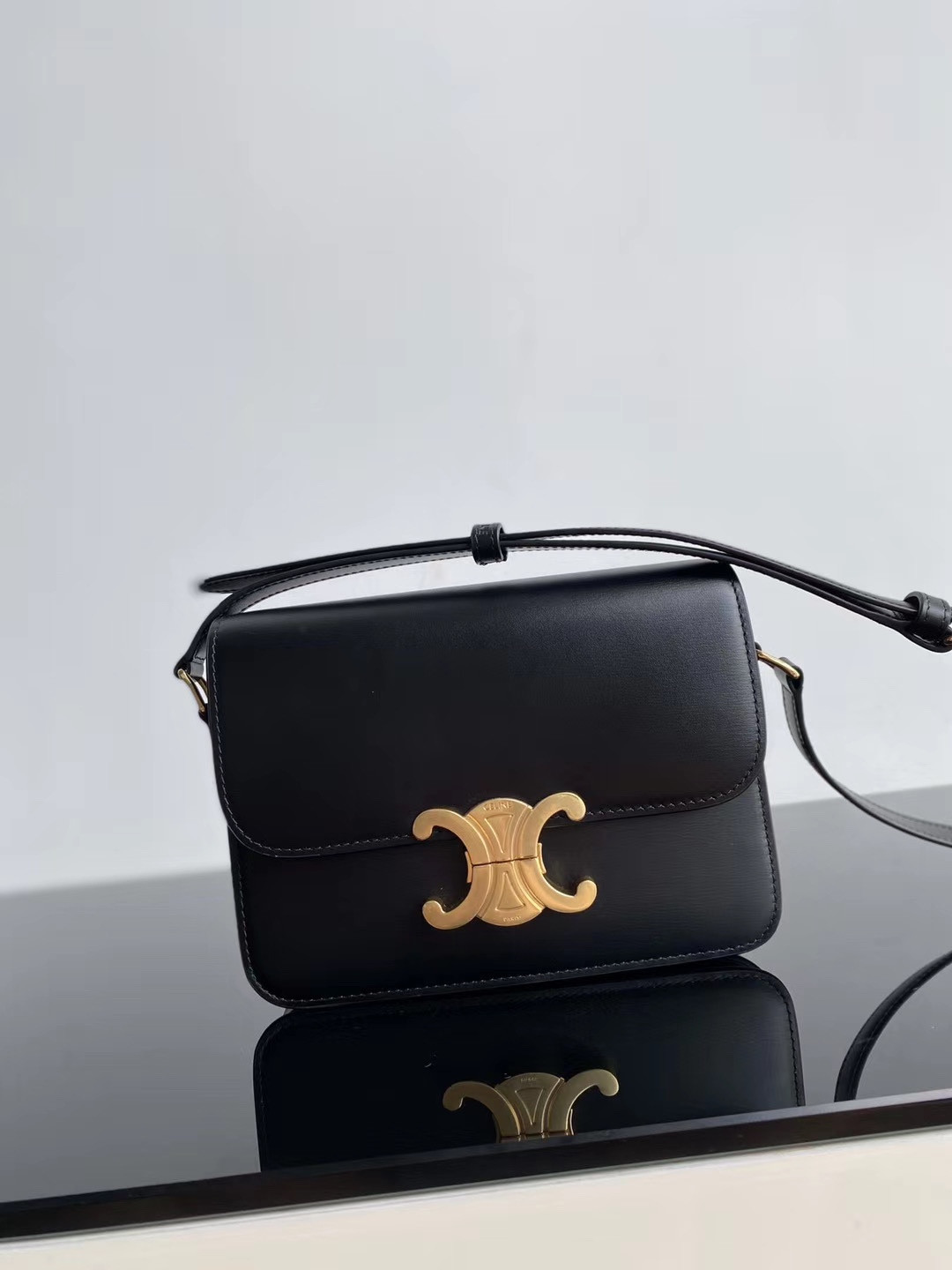 S49869 BLACK CELINE TRIOMPHE 18.5cm