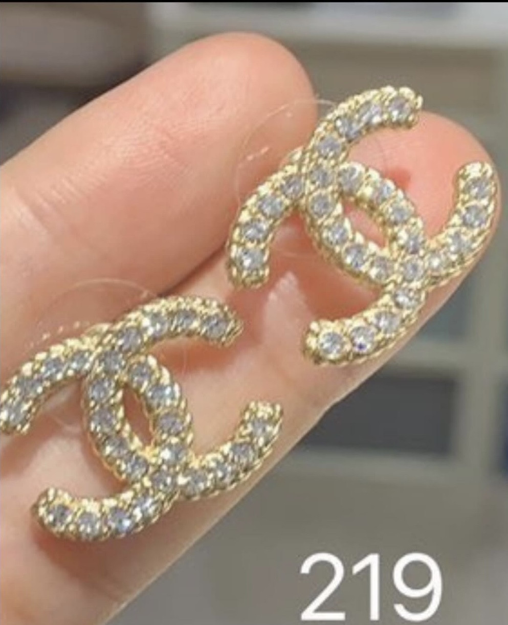 219 CHANEL CC EARRINGS