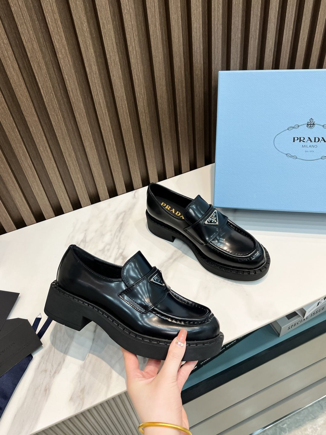 S82156 BLACK PRADA SHOES