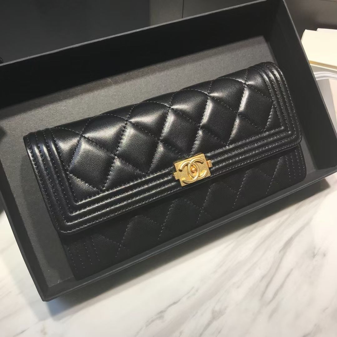 S04728 CHANEL WALLET