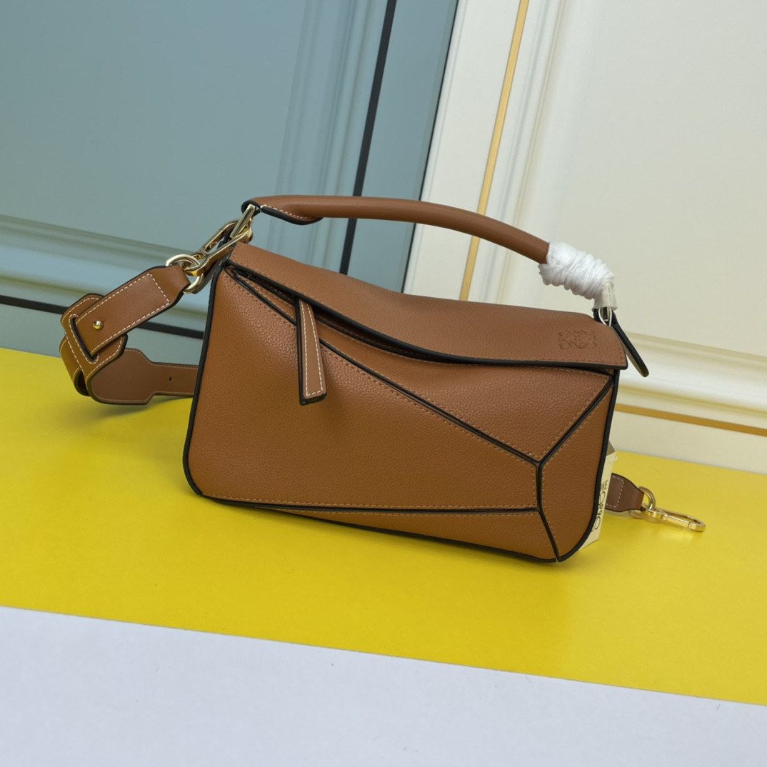 S35741 BROWN LOEWE 24cm