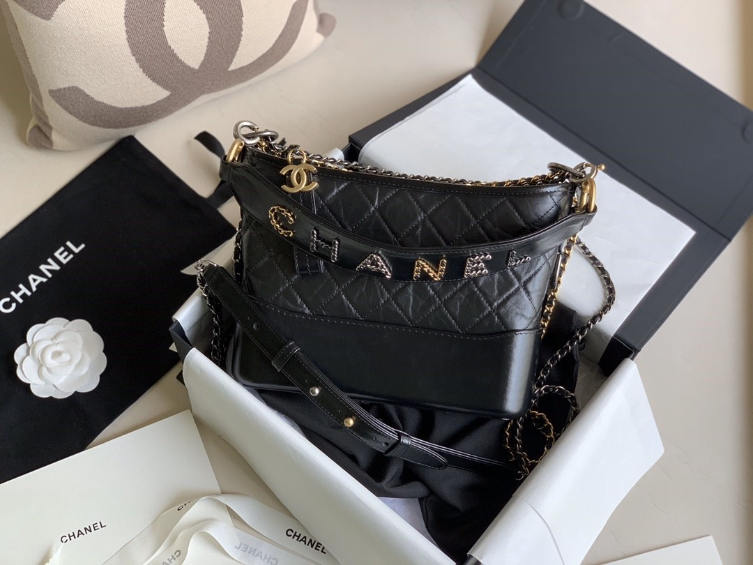 S47688 BLACK CHANEL CROSSBODY 25CM