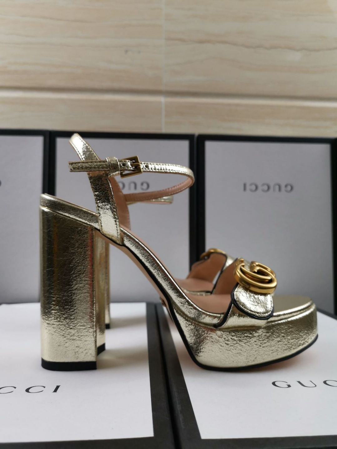S89045 GOLD GUCCI HEELS