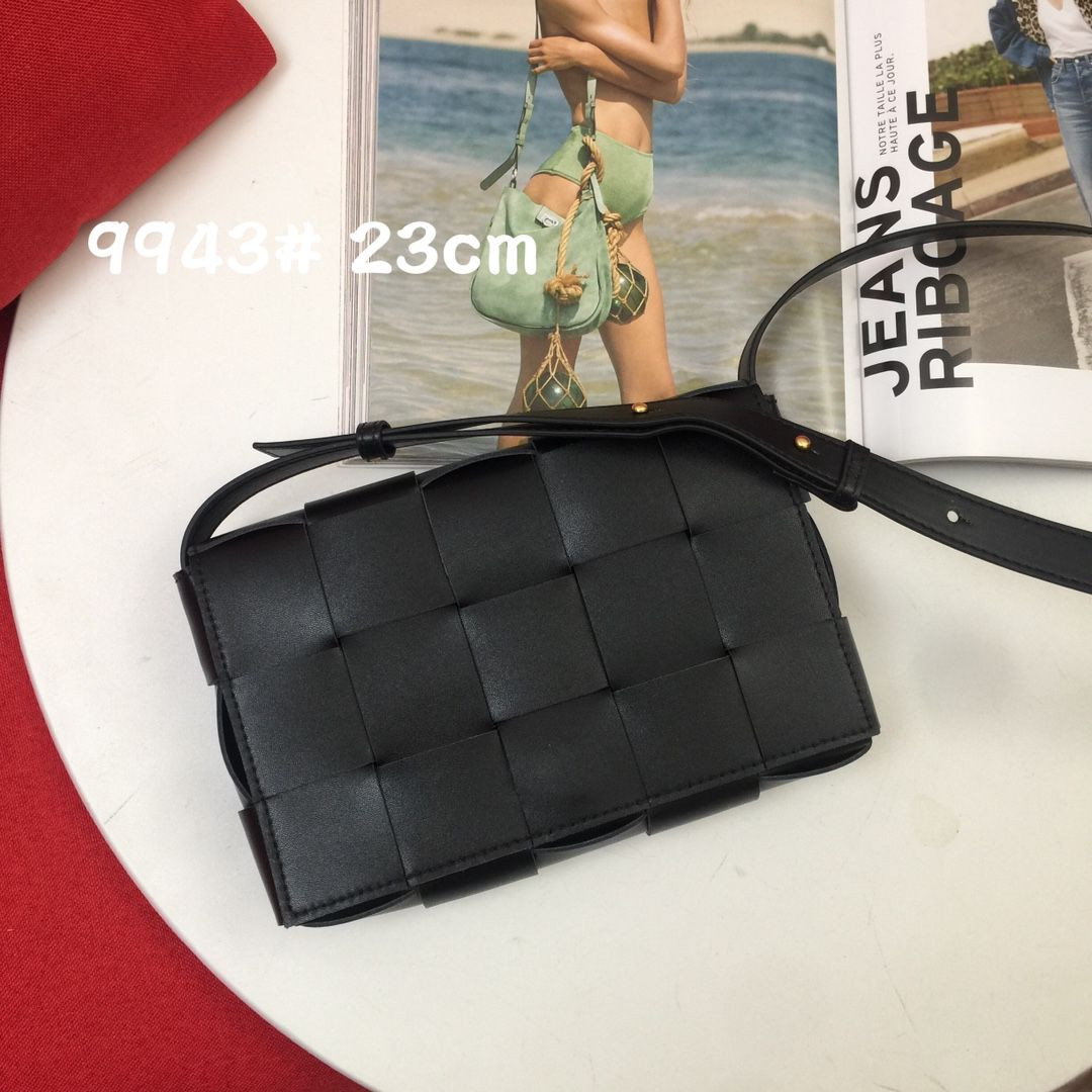 9943 BLACK BOTTEGA 23CM