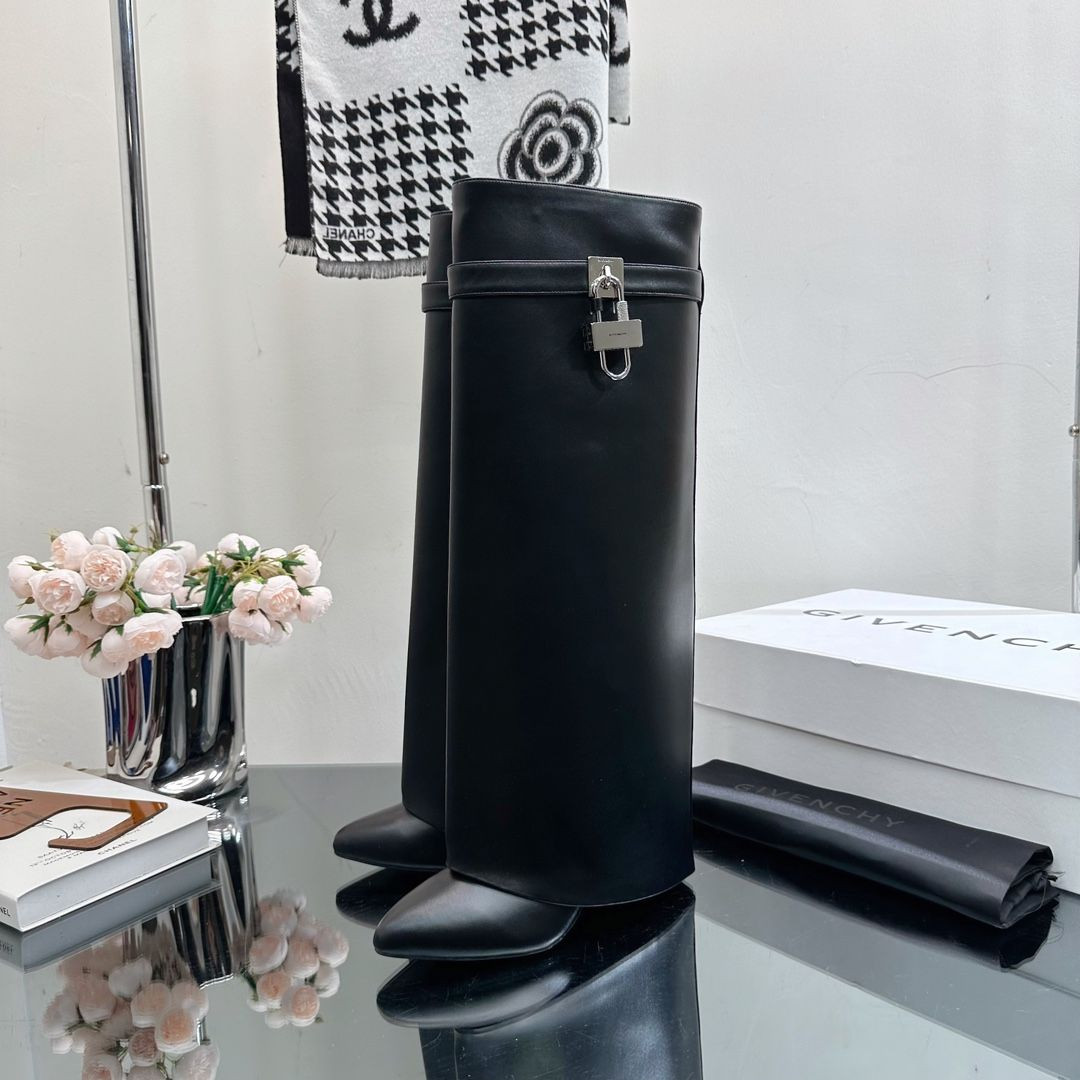 S101227 GIVENCHY BOOTS